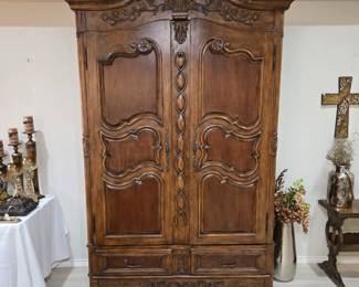 Ashley 4-door Lighted China Cabinet