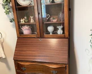 Serpentine front secretary