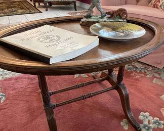 Oval coffee table