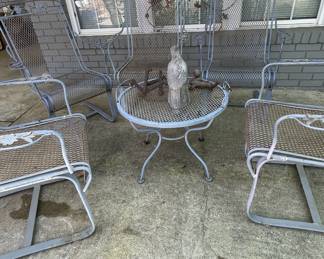 Patio chairs & tray table