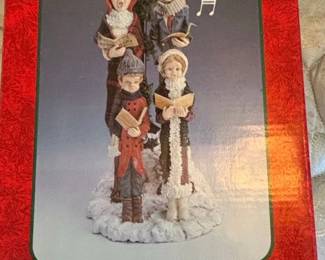 Lighted Musical Dickens Family Carolers and Light Candolier