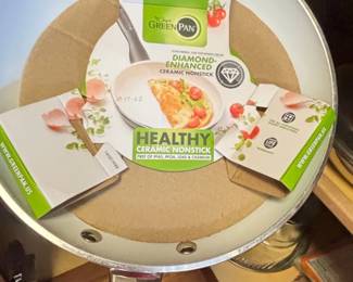 Assorted Cookware and Bakeware Set with GreenPan Rio Frypan sixth image