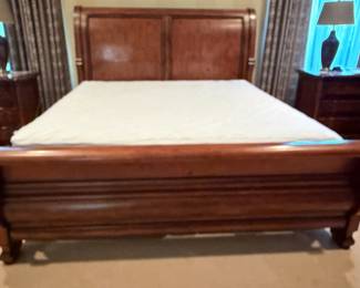 King Sleigh bed