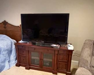 Entertainment center