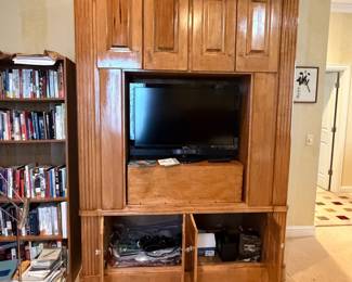 Entertainment center