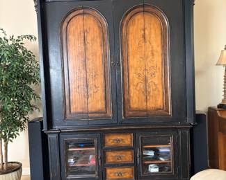 Entertainment center