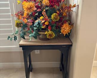 Side table, faux floral