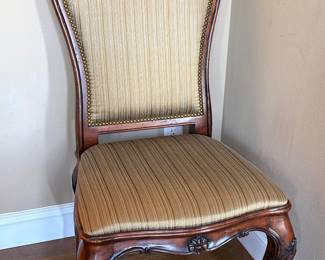 Accent chair
