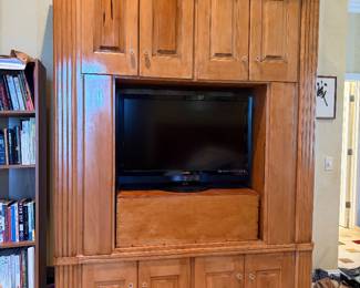 Entertainment center