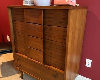 MCM dresser