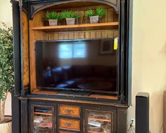 Entertainment center, flatscreen TV, speaker speakers