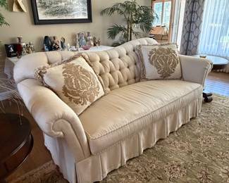 Couch off white/cream