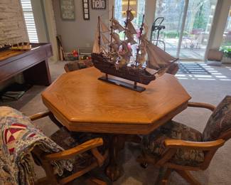 Game table w/4 chairs