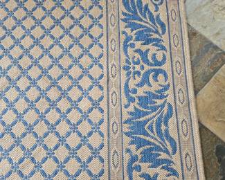 Outdoor rug