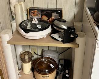 More kitchen appliances 