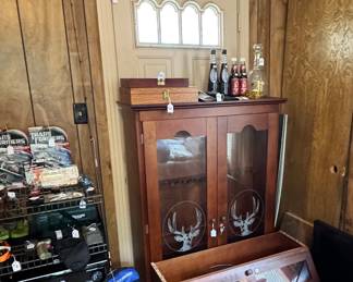 Gun cabinet