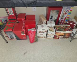 Holiday Clothtique/ Lilliput lane etc