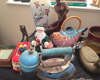 1984 Animals & Co tropical fish Tea pot & Vtg Blue iron etc