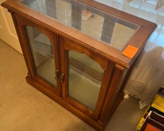 $80 - Small curio cabinet - side glass