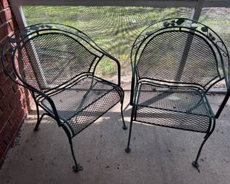 $80 set of vintage 2 iron armchairs 