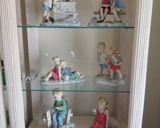 Figurines