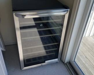 Frigidaire wine cooler