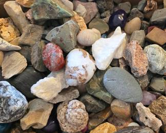 collection of miscellaneous raw rocks and pebbles