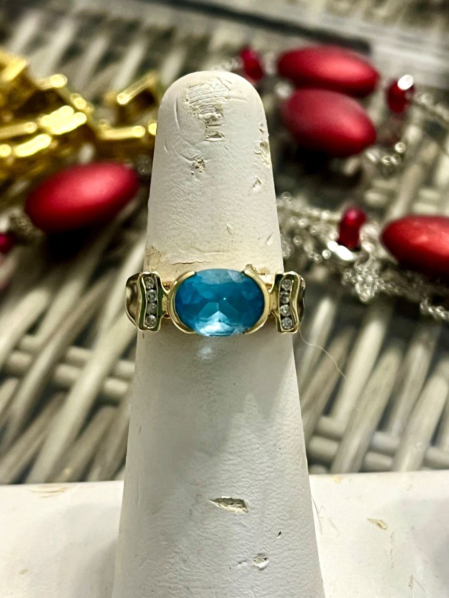 14k topaz and diamond ring