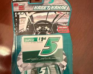 2017 Kasey Kahne #5 UniFirst NASCAR Authentics 1:64 Scale Die-Cast Car