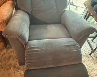 Signature Design by Ashley Camera Time Gray Fabric Recliner
