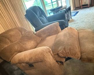 La-Z-Boy Pinnacle Reclina-Rocker Recliner