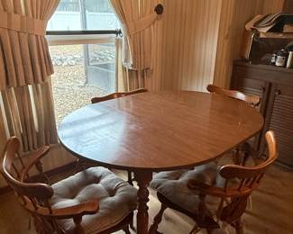 Vintage Tell City Chair Co. Maple Colonial Dining Set with Four Chairs