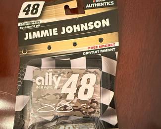 Jimmie Johnson #48 NASCAR Authentics 2019 Wave 09 Die-Cast Car with Free Magnet