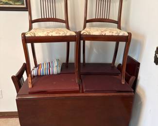 Duncan Phyfe Style Mahogany Dining Table and Chairs Set