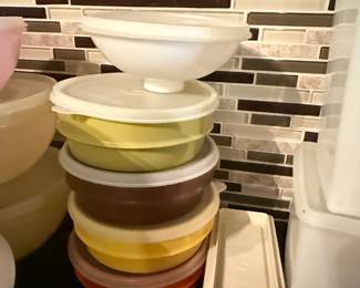Vintage Tupperware Servalier® Mixing Bowls Set