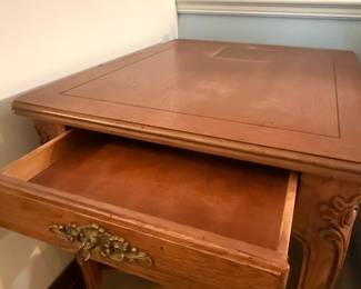 Henredon French country vintage two tier end table 