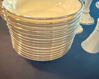 Lenox "Solitaire" China Set