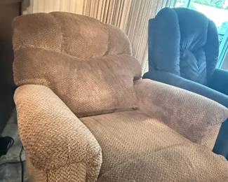 La-Z-Boy Pinnacle Reclina-Rocker Recliner