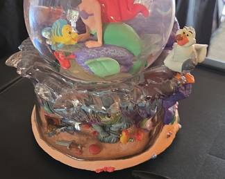 Disney The Little Mermaid Ariel and Friends Musical Snow Globe