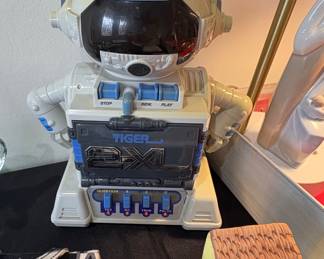 Vintage Tiger 2XL Talking Robot