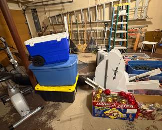 Storage Bins & Outdoor Nativity 