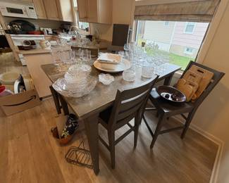 Extendable Pub Height Dining Set 