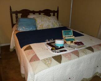 full size mattress set, quilt, bed, etc
