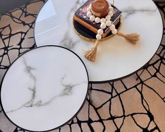Howard Elliott Modern Nesting Coffee Tables – Marble-Effect Glass (Set of 2)