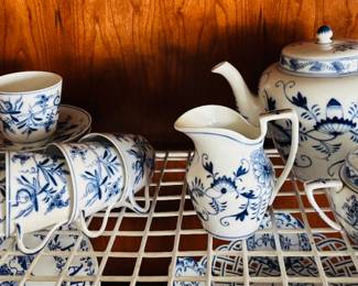 Meissan Blue Onion Tea Set - Priced Seperately