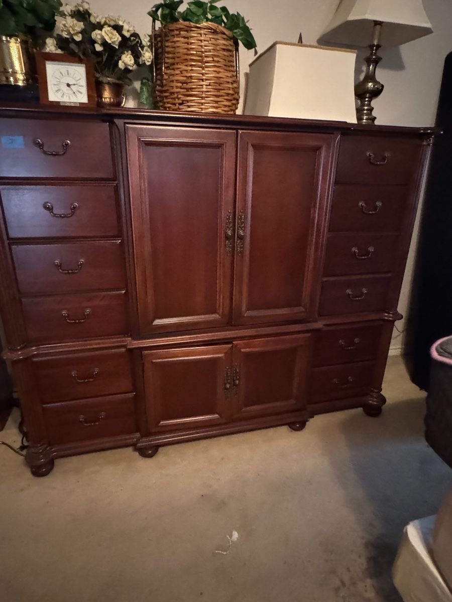 Hooker dresser/armoire/tv cabinet