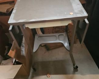 Typewriter cart