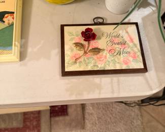 Vintage “World’s Greatest Mom” Decorative Wall Plaque