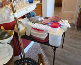 Storage containers, tupperware, plastic bowls