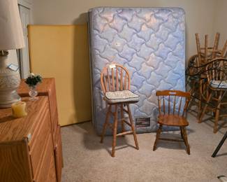 Queen bed with iron frame, base and mattress, Oak chest of drawers with two matching side tables, 4 wood bar stools